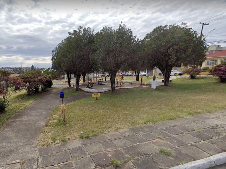 Praça Prof. Álvaro Holzmann
